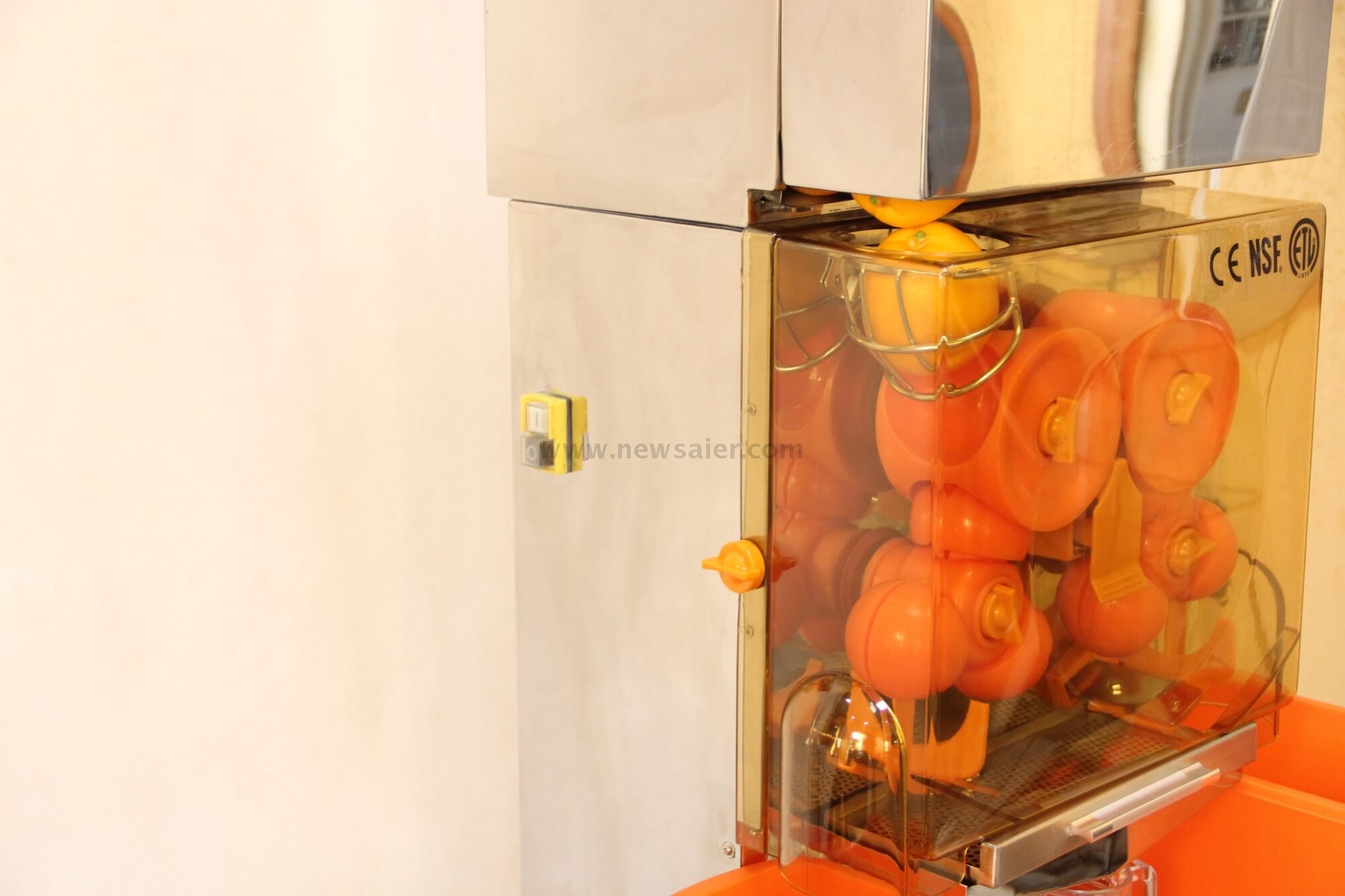 2000E-4 Electric Commercial Orange Juicer Machine Citrus Squeezer Orange Juicer 